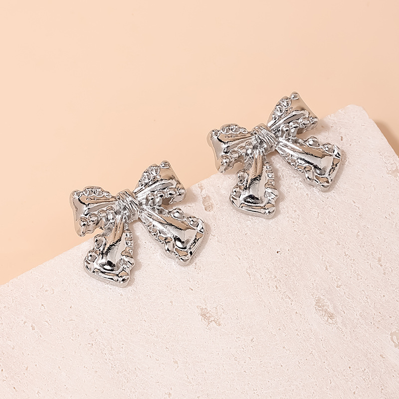 Women's Elegant Bowknot Design Stud Earrings