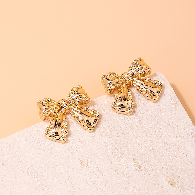 Women's Elegant Bowknot Design Stud Earrings