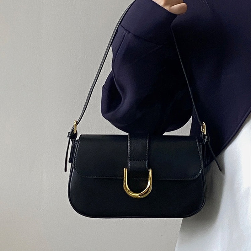 Versatile crossbody leather bag